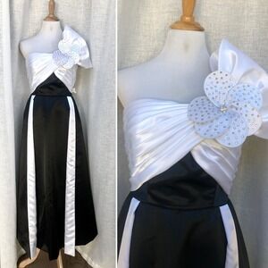 1980s Rose Taft couture fashions Gown Black and White one shoulder flower dress